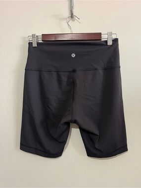 Lululemon Wunder Under biker shorts 8in size 10